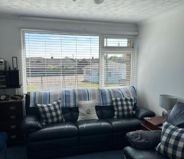 Scratby House | Lovely Chalet To Hire In Scratby Nearby The Beach In Norfolk Ref 76165B