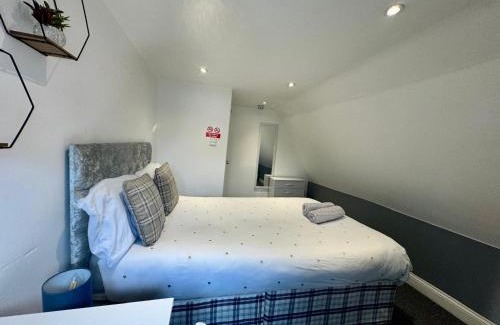 Saint Paul's House | Lovely City Centre Room
