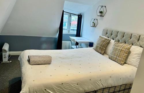 Saint Paul's House | Lovely City Centre Room