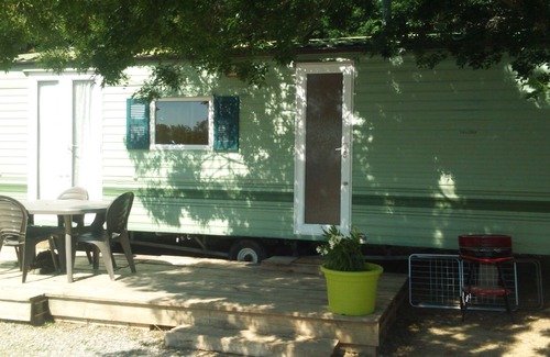 Boisset-et-Gaujac House | lovely comfortable mobile home, ideally located and family friendly holiday ho