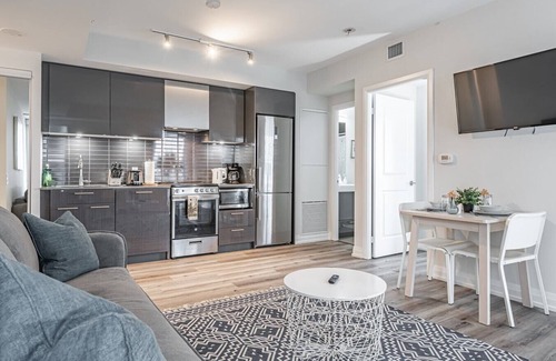 Garden District Condo | Lovely Condo in Downtown