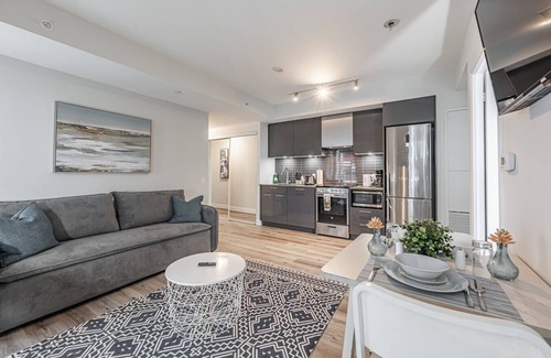Garden District Condo | Lovely Condo in Downtown