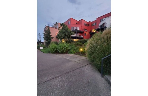 Northwest Portland Condo | Lovely Condo on the Spectacular Willamette River