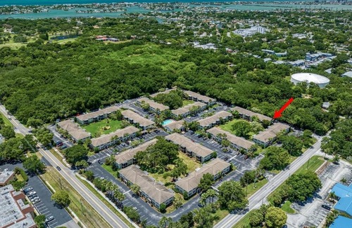 Anona Condo | Lovely condo with pool close to Indian Rocks and Clearwater Beach
