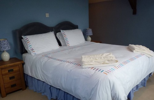 Brayford Other | Lovely converted barn with plenty of space for relaxing