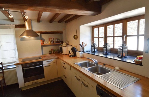 Alle Cottage | Lovely Cottage in Alle with Garden