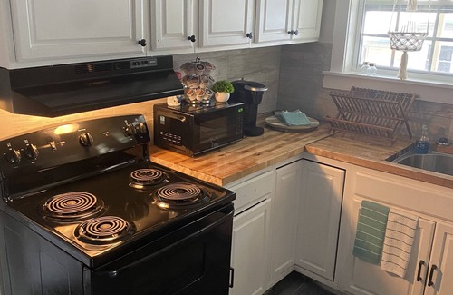 Jefferson Park Apartment | Lovely Cottage Home W/Cabin Loft 7mins ✈️ 5mins to Downtown Atlanta