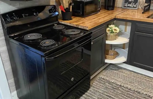 Jefferson Park Apartment | Lovely Cottage Home W/Cabin Loft 7mins ✈️ 5mins to Downtown Atlanta