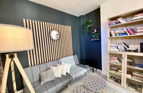 Vernier Apartment | Lovely & cozy duplex heart of Nice with bathtub!