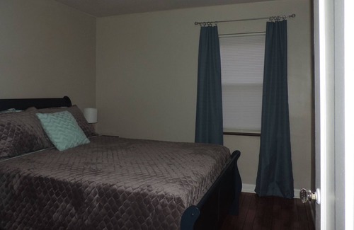 Middletown House | Lovely/Cozy home