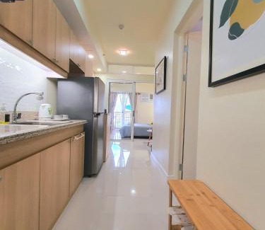Kapitolyo Apartment | Lovely, Cozy One Bedroom with Wi-fi Pool in Pasig