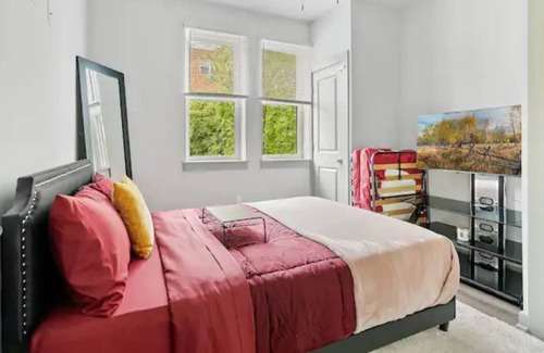 Spruce Hill Apartment | Lovely/Cozy/UPenn/ sleeps 4