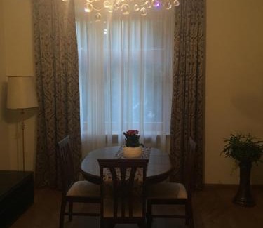 Liberty Avenue Apartment | Lovely Dana's City Centre Apartment