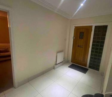 Hillingdon House | Lovely Detached house in lovely location
