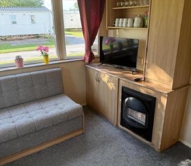 Louth Other | Lovely Dog Friendly 8 Berth Caravan At Sunnydale, Lincolnshire Ref 35197S