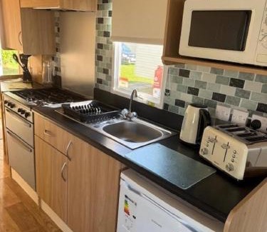 Louth Other | Lovely Dog Friendly 8 Berth Caravan At Sunnydale, Lincolnshire Ref 35197S