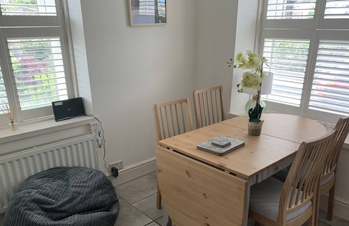 Trefor House | Lovely dog friendly granite cottage near Trefor Beach with excellent facilities