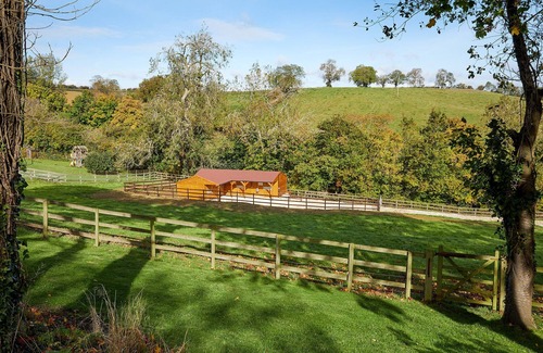 Sibford Gower House | Lovely Double room Barn Conversion in the Cotswolds with the option of Stables