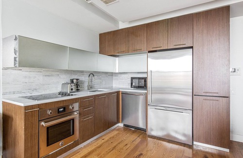 Downtown Brooklyn Apartment | Lovely Downtown BK 1BR w/Roof Deck & Gym, near train, by Blueground