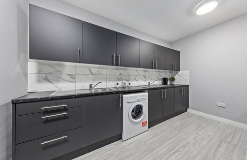 Feltham West Apartment | Lovely Ensuite Room Feltham Heathrow London Tw13