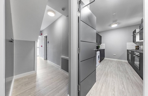 Feltham West Apartment | Lovely Ensuite Room Feltham Heathrow London Tw13