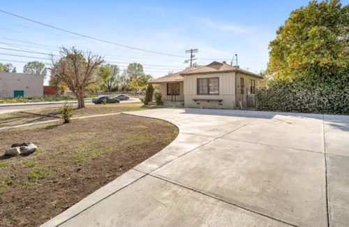 Northridge House | Lovely Entire Home in Sherwood Forerest near CSUN