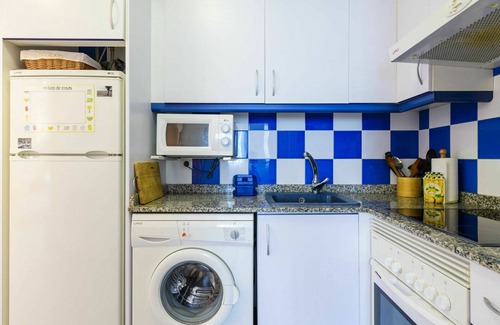 Oropesa del Mar Apartment | Lovely apartment for 4 people with pool, WIFI, A/C, TV, terrace and parking