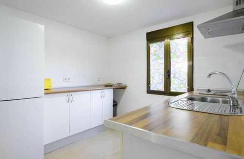 Oropesa del Mar Villa | Lovely apartment in villa for 3 people with pool, WIFI, A/C, TV and terrace