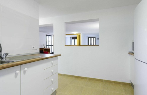 Oropesa del Mar Villa | Lovely apartment in villa for 3 people with pool, WIFI, A/C, TV and terrace