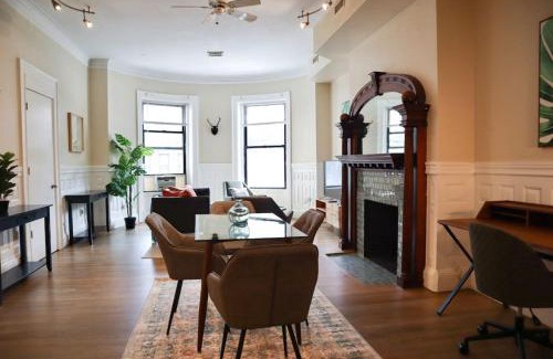 Fenway–Kenmore Apartment | Lovely Fenway 1br in Historic Boston Building