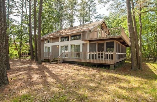 North Shores House | Lovely five bedroom home located in the North Shores area of Rehoboth