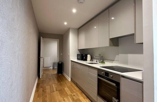 Uxbridge North Apartment | Lovely flat close to Heathrow Airport