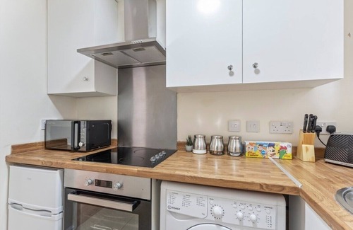 Redhill Apartment | Lovely flat near Gatwick Airport