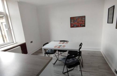 Barrhead Apartment | Lovely flat near Glasgow