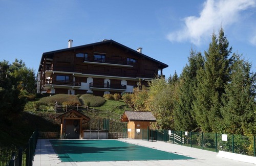Le Bettex Apartment | Lovely apartment for 5 people with WIFI, pool, TV, balcony and parking