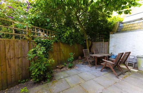Addison Apartment | Lovely Garden Flat In Central London