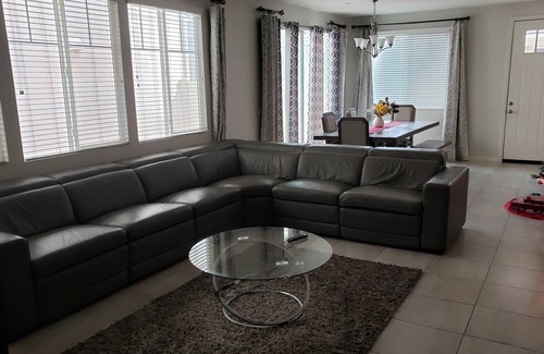 Rialto House | Lovely Gated Community house is the Inland Empire