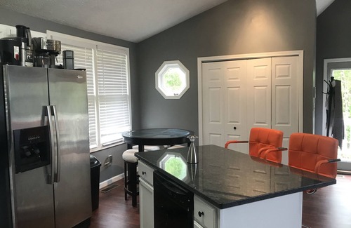 Acworth Cottage | Lovely Guest House ~ Lakepoint ~ Lake Allatoona ~ Red Top Mountain