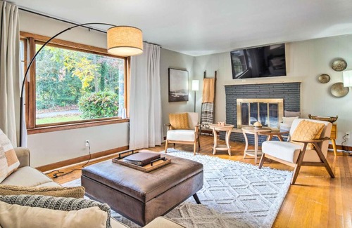 Hendersonville House | Lovely Hendersonville Home, Near Parks!