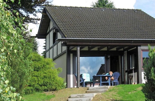 Feriendorf Hennesee House | Lovely holiday home in Meschede-Hennesee with garden