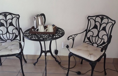 Marloth Park House | Lovely holiday home for a large family or friends bordering Kruger National Park