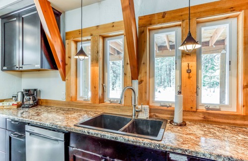 River Forest Acres House | Lovely home by waterfalls with firepit, hot tub & washer/dryer - dog-friendly