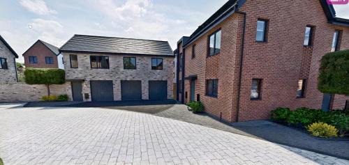 Chesterfield Apartment | Lovely home close to City Center & Rail Station