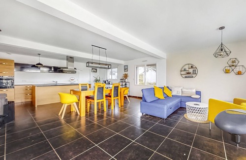 Audierne House | Lovely home in Audierne with WiFi