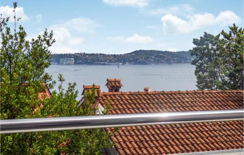 Crveni Vrh House | Lovely Home In Crveni Vrh With Wifi