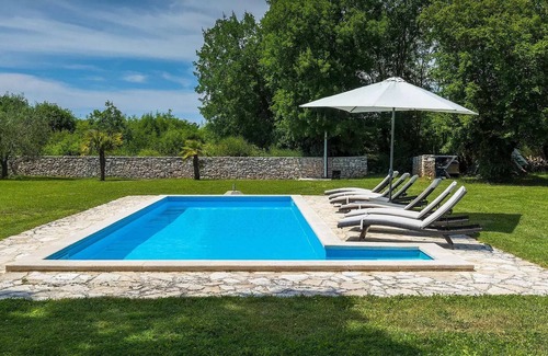 Divsici House | Lovely home in Divsici