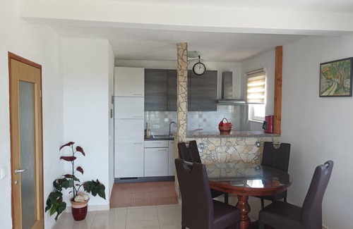 Plano House | Lovely home in Kastel Stafilic