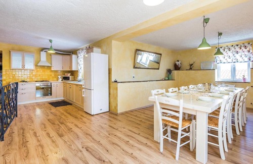 Obrs House | Lovely home in Moscenicka Draga