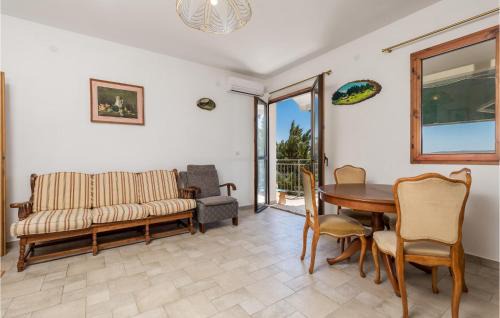 Stinica House | Lovely Home In Josinovac With Wifi