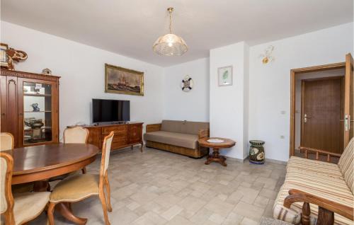 Stinica House | Lovely Home In Josinovac With Wifi